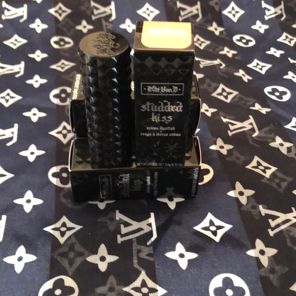 KVD vegan beauty studded kiss Creme lipstick 💄 - Picture 3 of 8